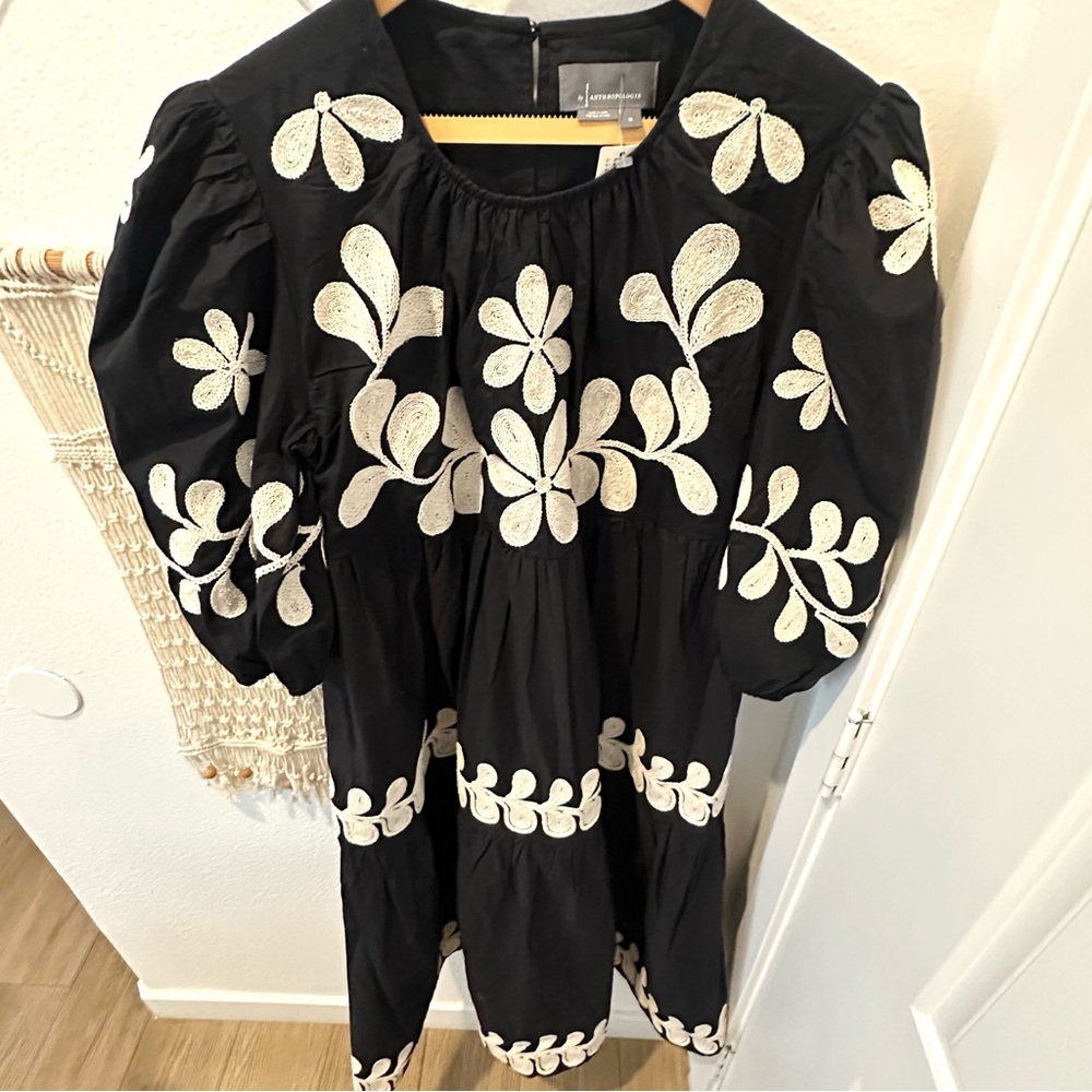 Anthropologie Embroidered Puff-Sleeve Midi Black Cream Sold Out Dress Medium - Picture 6 of 14